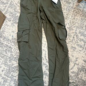 Women’s size small Lululemon cargo pants